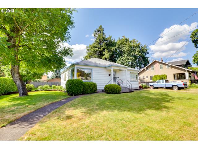 330 E Arlington St, Gladstone, OR 97027 photo 1