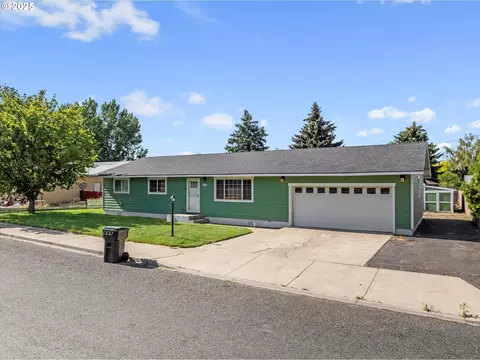 1050 D St, Baker City, OR 97814
