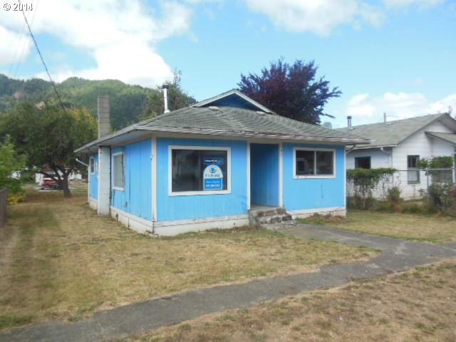 571 3rd Ave, Powers, OR 97466 photo 1