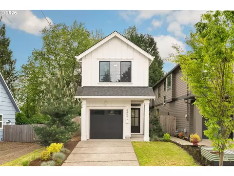 8454 N Seward Ave, Portland, OR 97217