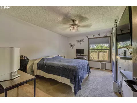 Bedroom - 3101 SE 2nd St, Gresham, OR 97080 photo 1 of 3