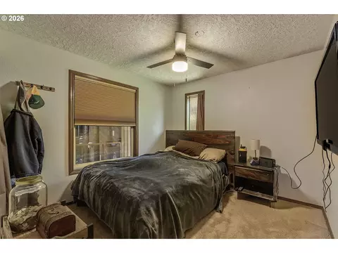 Bedroom - 3101 SE 2nd St, Gresham, OR 97080 photo 3 of 3