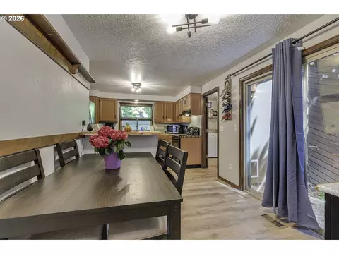 Dining - 3101 SE 2nd St, Gresham, OR 97080 photo 1 of 2
