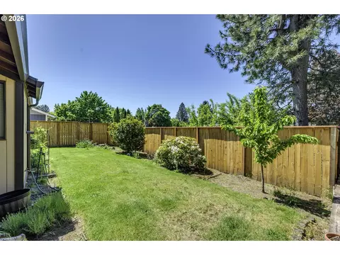 Exterior - 3101 SE 2nd St, Gresham, OR 97080 photo 7 of 9