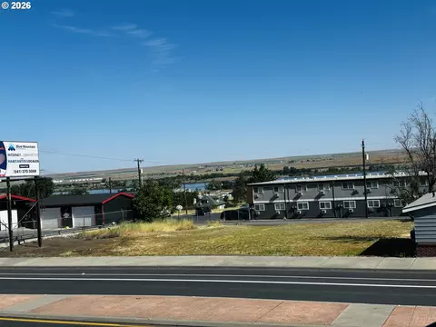 6 Th St, Umatilla, OR 97882