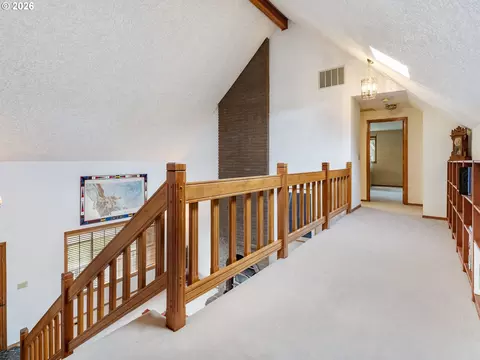 Entry Way - 2930 SW Brixton Ave, Gresham, OR 97080 photo 3 of 4