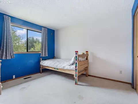 Bedroom - 2930 SW Brixton Ave, Gresham, OR 97080 photo 3 of 11