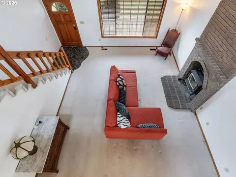 Living - 2930 SW Brixton Ave, Gresham, OR 97080 photo 5 of 5