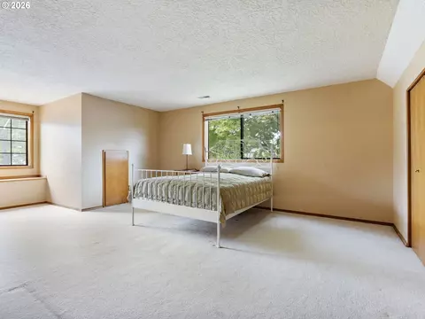 Bedroom - 2930 SW Brixton Ave, Gresham, OR 97080 photo 9 of 11