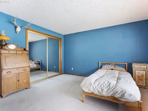 Bedroom - 2930 SW Brixton Ave, Gresham, OR 97080 photo 2 of 11