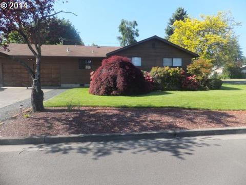 890 Sunview St, Eugene, OR 97404 photo 1