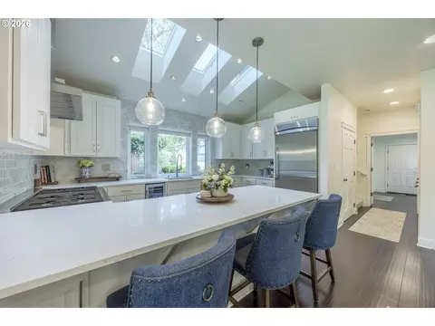 Kitchen - 1359 Hammock St, Eugene, OR 97401 photo 8 of 8