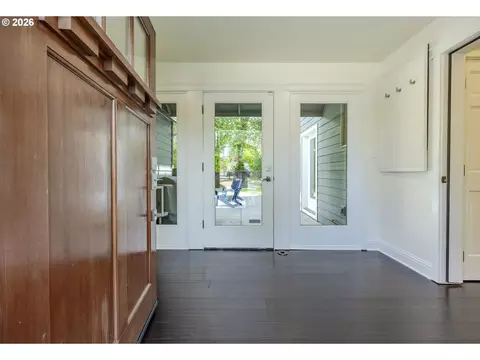 Entry Way - 1359 Hammock St, Eugene, OR 97401 photo 1 of 2