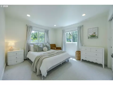 Bedroom - 1359 Hammock St, Eugene, OR 97401 photo 1 of 6