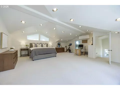 Bedroom - 1359 Hammock St, Eugene, OR 97401 photo 6 of 6