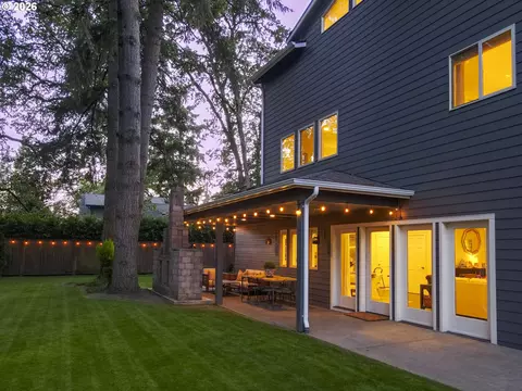 Exterior - 1359 Hammock St, Eugene, OR 97401 photo 3 of 13