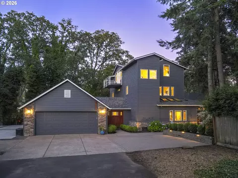 1359 Hammock St, Eugene, OR 97401
