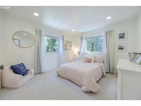 Bedroom - 1359 Hammock St, Eugene, OR 97401 photo 2 of 6