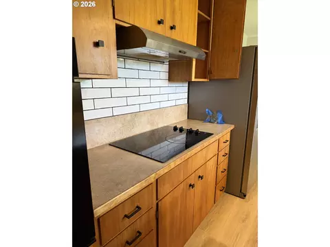 Kitchen - 85806 Loop Ln, Eugene, OR 97405 photo 1 of 2