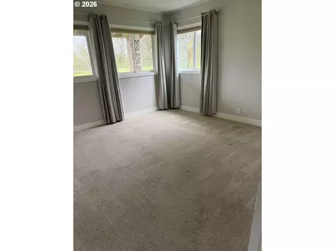 Bedroom - 85806 Loop Ln, Eugene, OR 97405 photo 2 of 3