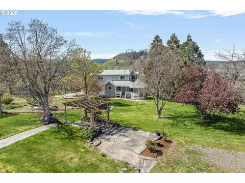 1805 Carroll Rd, Mosier, OR 97040