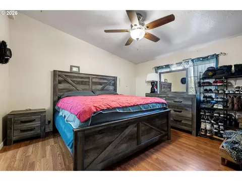 Bedroom - 4923 Morely Loop, Eugene, OR 97402 photo 1 of 4