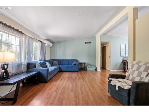 Living - 4923 Morely Loop, Eugene, OR 97402 photo 1 of 4