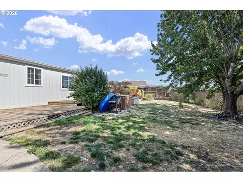 Exterior - 4923 Morely Loop, Eugene, OR 97402 photo 9 of 9