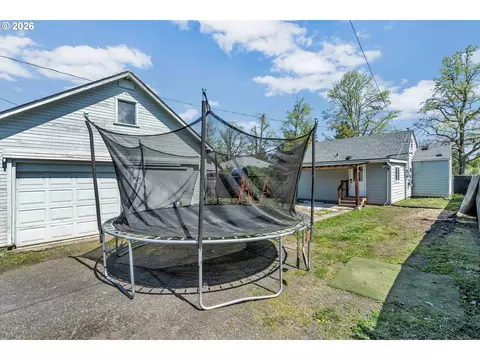 Exterior - 1629 7th Ave, Longview, WA 98632 photo 9 of 9