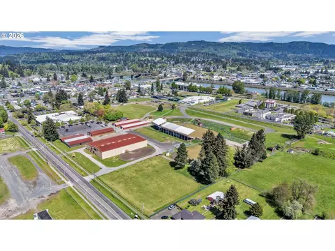 View/Area - 1629 7th Ave, Longview, WA 98632 photo 3 of 7