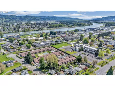 View/Area - 1629 7th Ave, Longview, WA 98632 photo 6 of 7