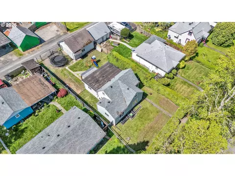 View/Area - 1629 7th Ave, Longview, WA 98632 photo 2 of 7