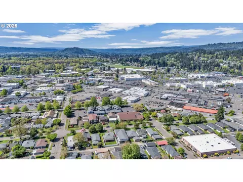View/Area - 1629 7th Ave, Longview, WA 98632 photo 4 of 7
