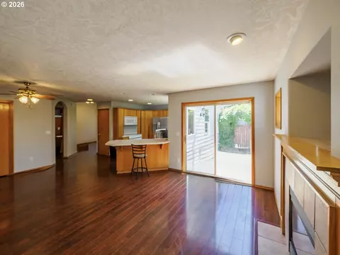 Living - 4029 NE 16th Ct, Gresham, OR 97030 photo 4 of 4