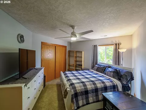 Bedroom - 4029 NE 16th Ct, Gresham, OR 97030 photo 3 of 5