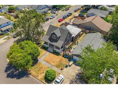 View/Area - 1212 E 6th St, Newberg, OR 97132 photo 1 of 5