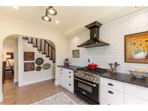 Kitchen - 1212 E 6th St, Newberg, OR 97132 photo 3 of 4