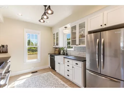 Kitchen - 1212 E 6th St, Newberg, OR 97132 photo 2 of 4