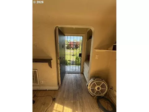 Entry Way - 54 E 24th Ave, Eugene, OR 97405 photo 1 of 1