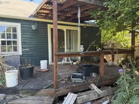 Exterior - 54 E 24th Ave, Eugene, OR 97405 photo 4 of 6