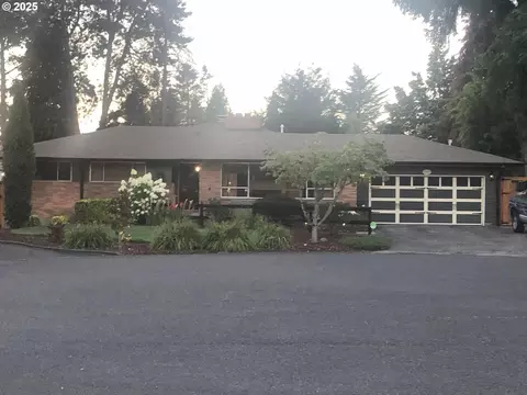 10311 NE Russell Ct, Portland, OR 97220