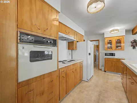 250 SE Juniper Ave, Gresham, OR 97080 photo 13