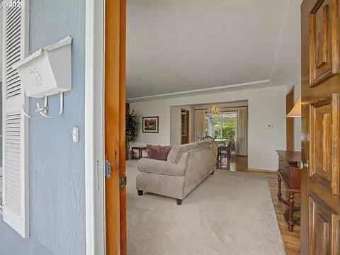 250 SE Juniper Ave, Gresham, OR 97080 photo 3