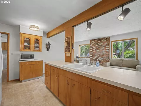 250 SE Juniper Ave, Gresham, OR 97080 photo 11