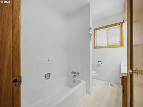 250 SE Juniper Ave, Gresham, OR 97080 photo 31