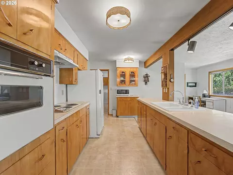 250 SE Juniper Ave, Gresham, OR 97080 photo 10