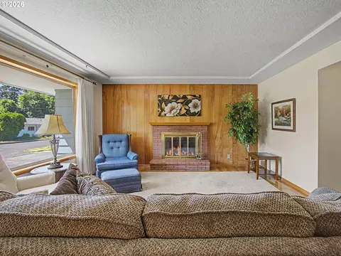 250 SE Juniper Ave, Gresham, OR 97080 photo 4