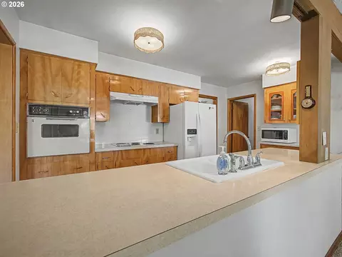 250 SE Juniper Ave, Gresham, OR 97080 photo 15