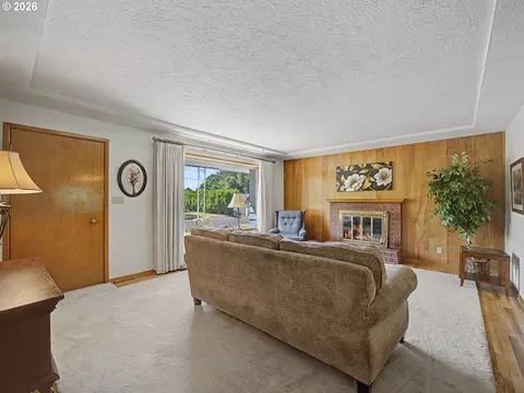 250 SE Juniper Ave, Gresham, OR 97080 photo 5