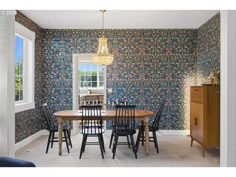 Dining - 2440 NW 25th Ave, Camas, WA 98607 photo 1 of 4
